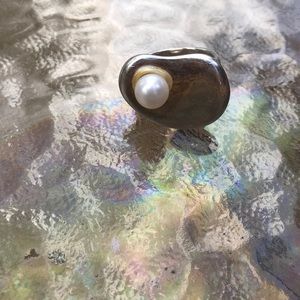 - Ileana Makri Sterling silver and genuine pearl amazing ring🌺